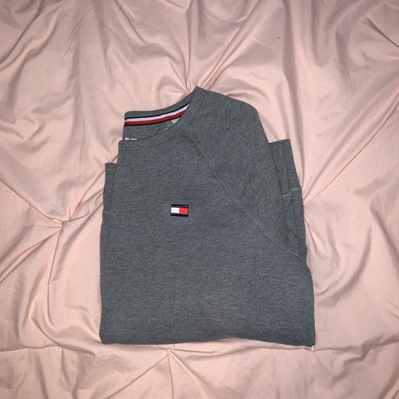 Tommy Hilfiger(sold) - Picture 2 of 2